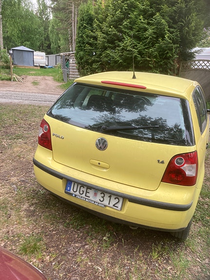 Volkswagen Polo 2 of 4