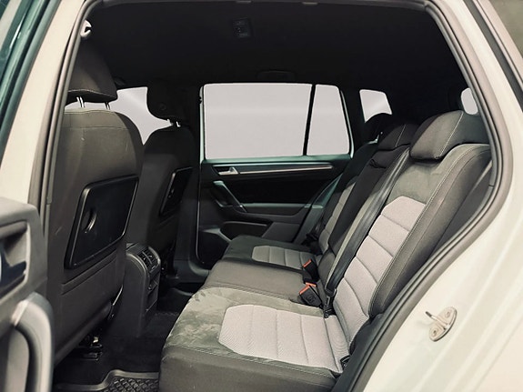 Volkswagen Golf Sportsvan 14 of 27