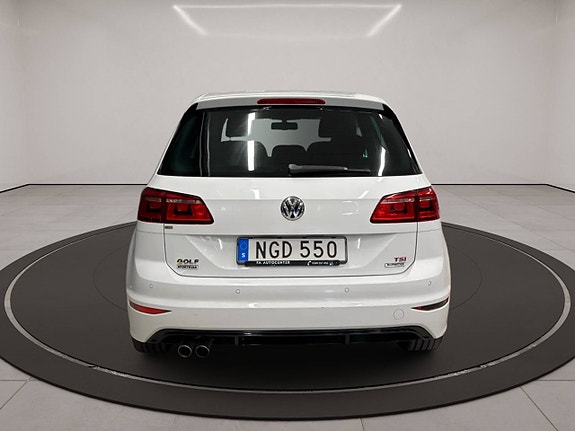 Volkswagen Golf Sportsvan 11 of 27
