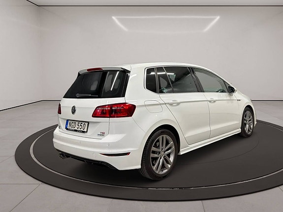 Volkswagen Golf Sportsvan 9 of 27