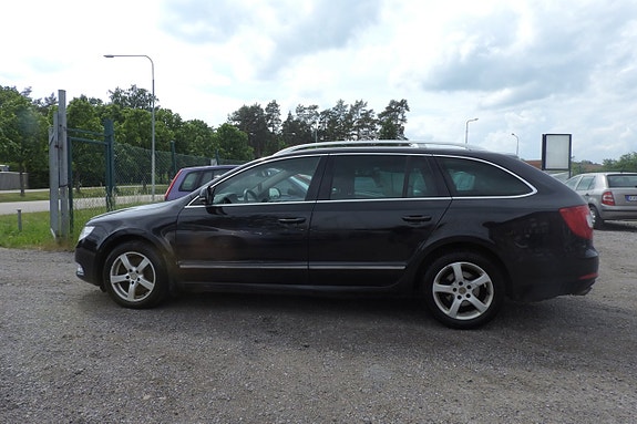 Skoda Superb 2 of 5