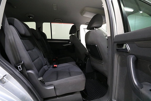 Volkswagen Touran 14 of 29