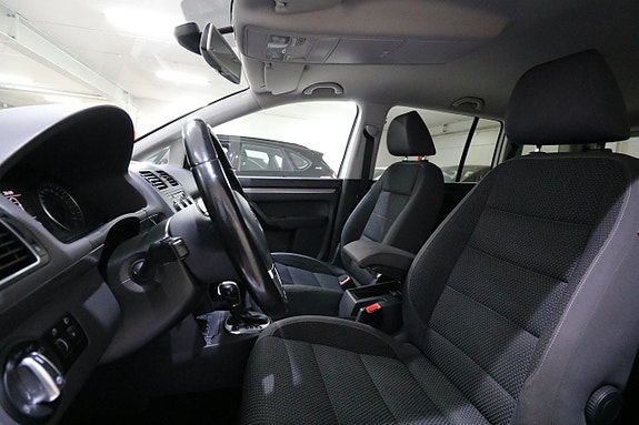 Volkswagen Touran 18 of 29