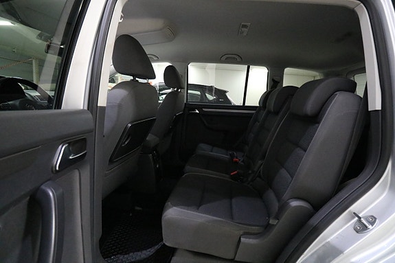 Volkswagen Touran 16 of 29