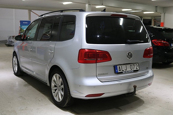 Volkswagen Touran 3 of 5