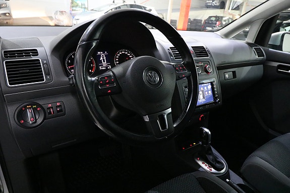 Volkswagen Touran 7 of 29