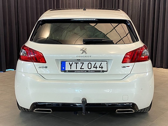 Peugeot 308 2 of 5