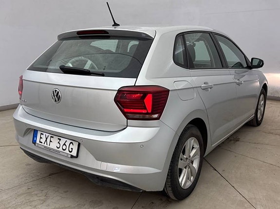 Volkswagen Polo 2 of 5