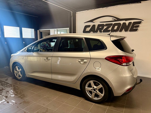 Kia Carens 3 of 19
