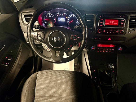 Kia Carens 12 of 19