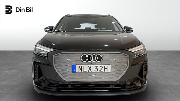 Audi Q4 e-tron 4 of 5