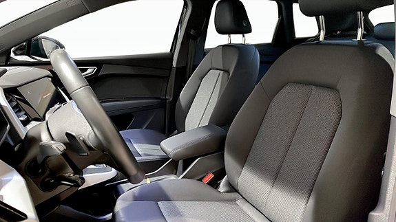 Audi Q4 e-tron 8 of 13