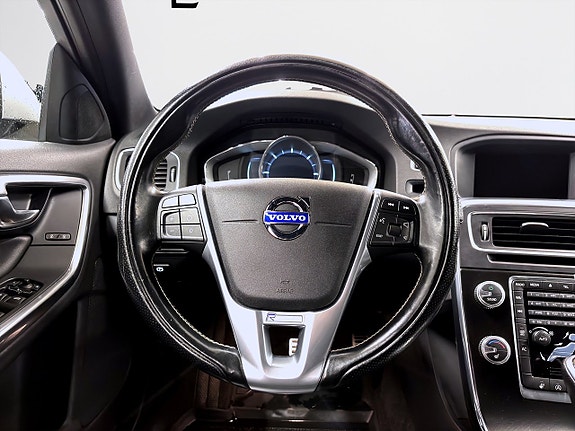 Volvo V60 12 of 14
