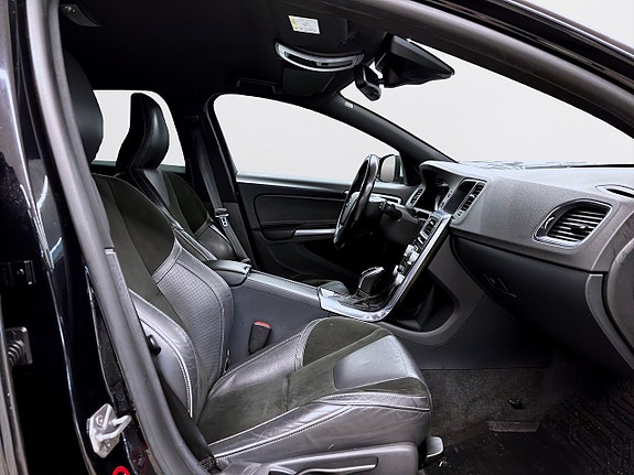 Volvo V60 10 of 14
