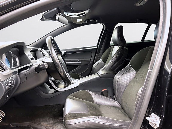 Volvo V60 11 of 14