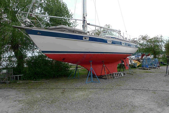 Hallberg-Rassy 352 2 of 5