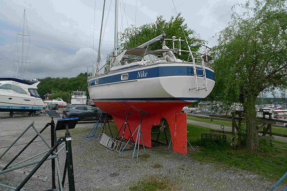 Hallberg-Rassy 352 3 of 5