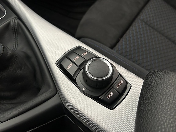BMW 118d 19 of 30