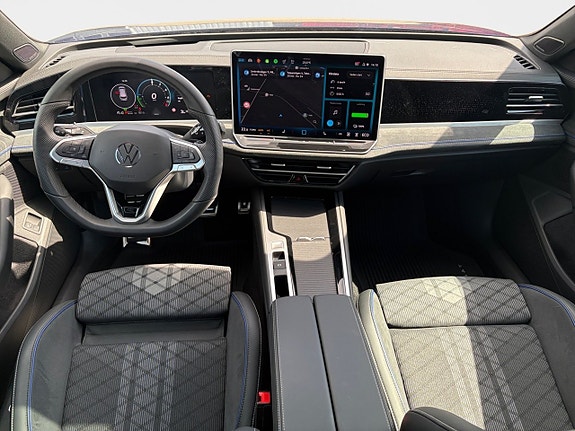 Volkswagen Passat 10 of 16