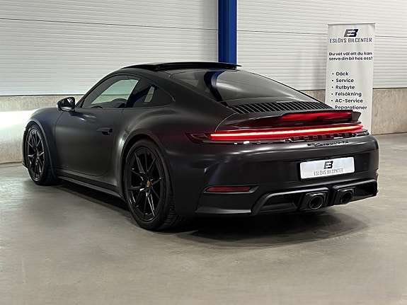 Porsche 911 Carrera 4 GTS 7 of 29