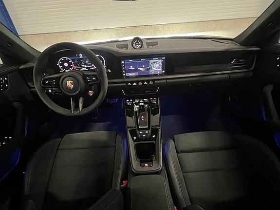 Porsche 911 Carrera 4 GTS 20 of 29