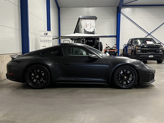 Porsche 911 Carrera 4 GTS 6 of 29