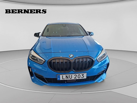 BMW 118i 8 of 15
