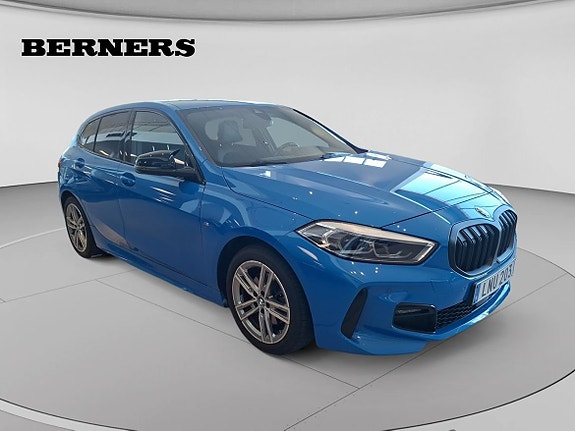 BMW 118i 7 of 15