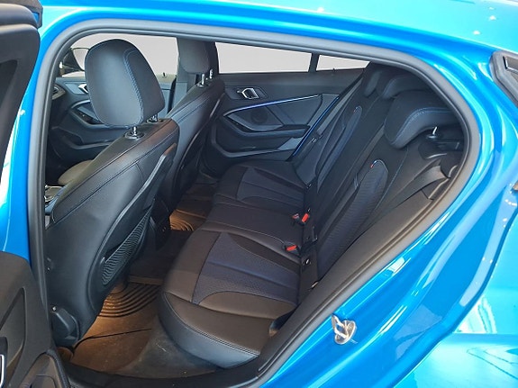 BMW 118i 13 of 15