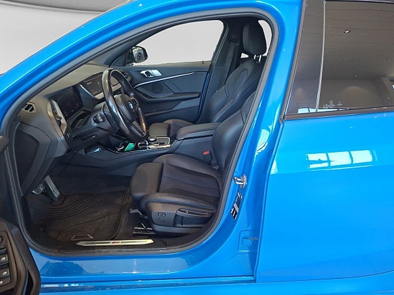 BMW 118i 9 of 15