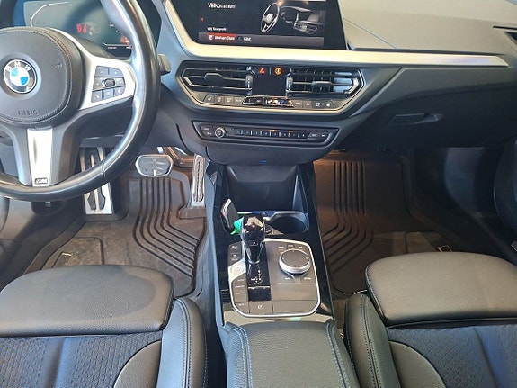 BMW 118i 11 of 15