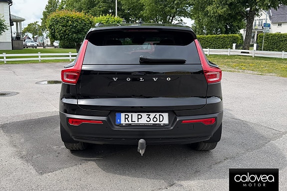 Volvo XC40 4 of 5