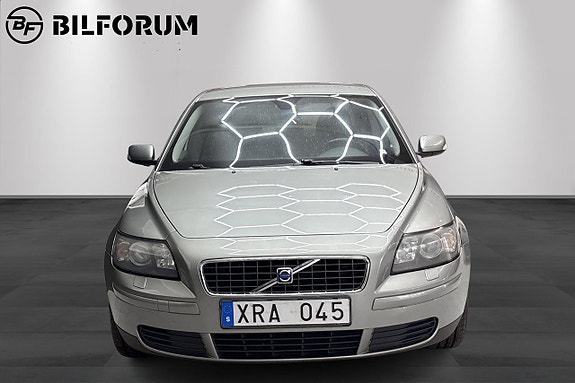 Volvo S40 3 of 10