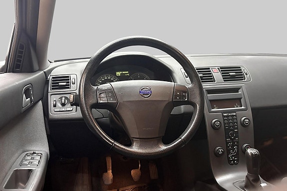 Volvo S40 7 of 10