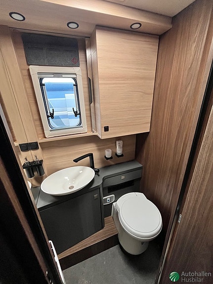 Eura Mobil Profila T 726 QF MB 10 of 11