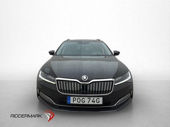Skoda Superb 2 of 5