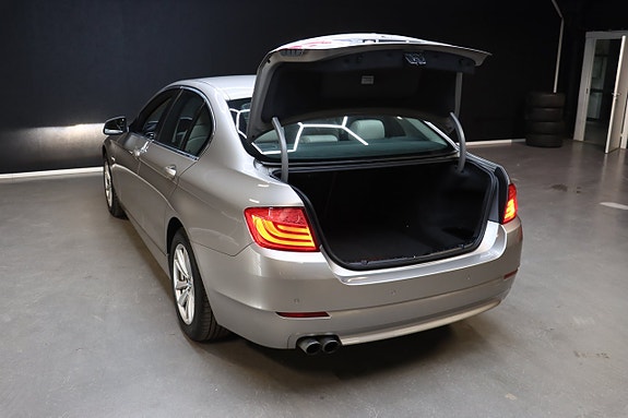 BMW 530i 12 of 30