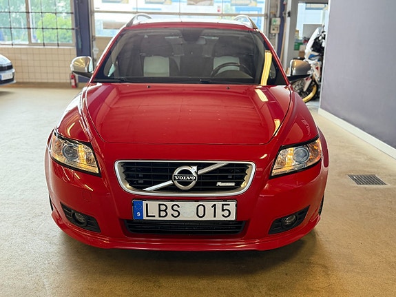 Volvo V50 2 of 5