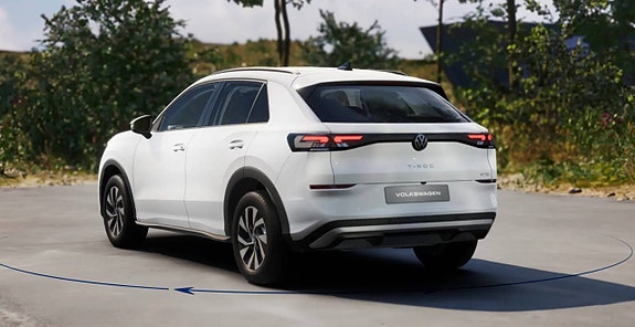 Volkswagen T-Roc 3 of 4