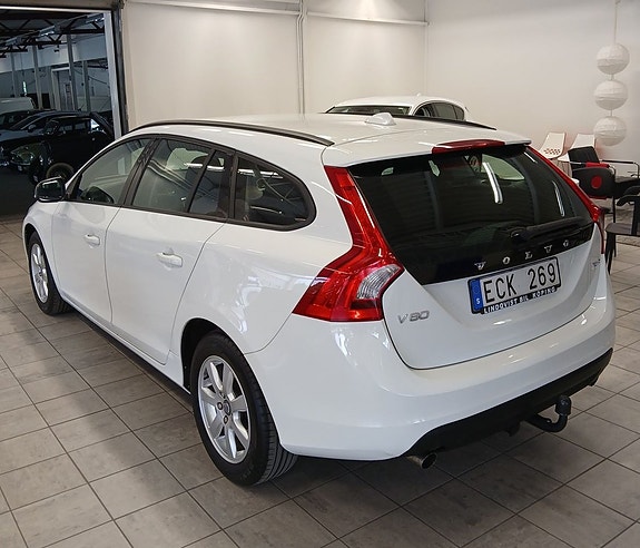 Volvo V60 3 of 5