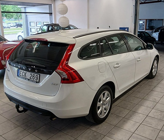 Volvo V60 5 of 5