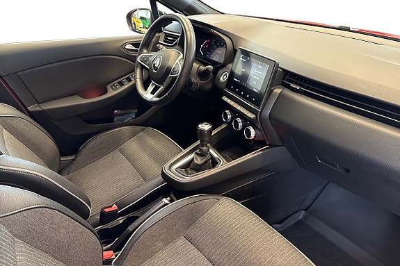 Renault Clio 10 of 16