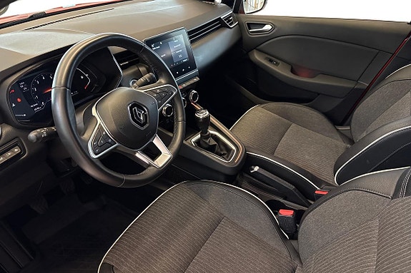 Renault Clio 8 of 16