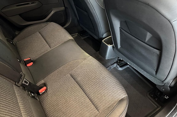 Renault Clio 11 of 16