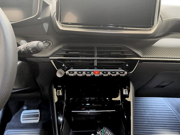 Peugeot 2008 11 of 14