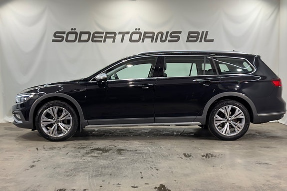 Volkswagen Passat Alltrack 3 of 5