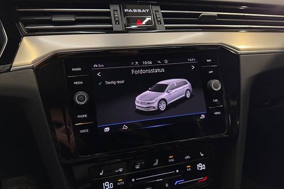 Volkswagen Passat Alltrack 15 of 24