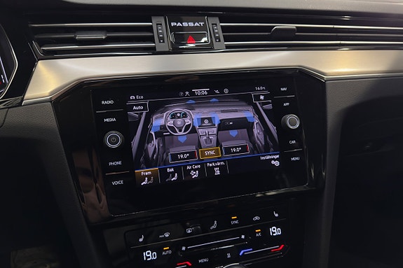 Volkswagen Passat Alltrack 17 of 24