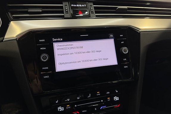Volkswagen Passat Alltrack 16 of 24