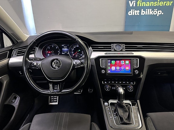 Volkswagen Passat Alltrack 16 of 23